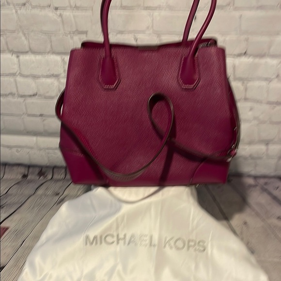 Michael Kors Purple Pebbled Leather Tote with shoulder strap - Picture 3 of 5